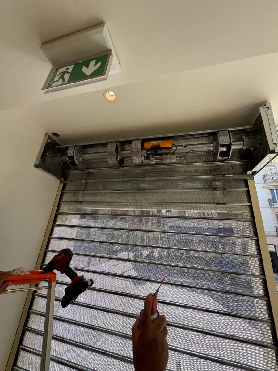 Entretien et maintenance de rideau métallique à Paris 18