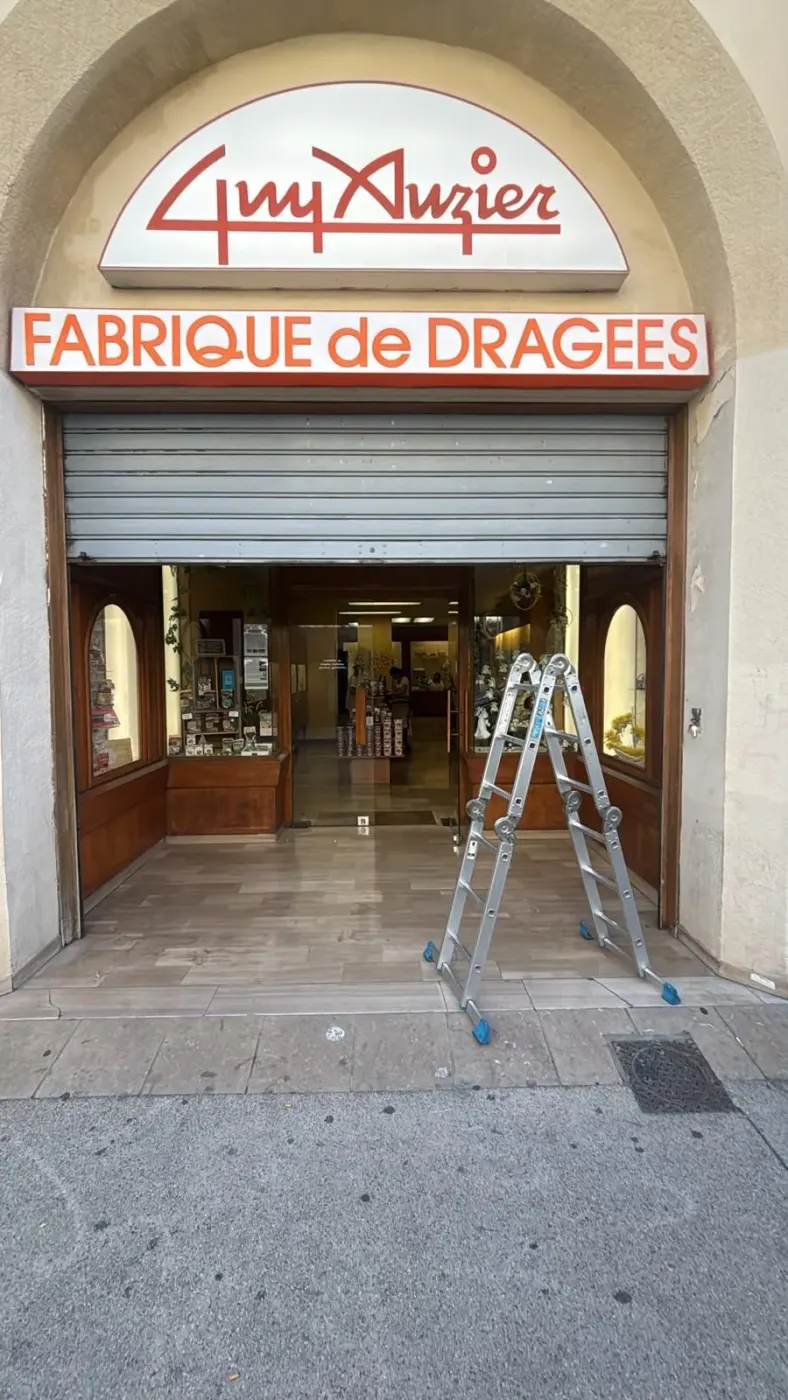 Installation et pose de rideau métallique à Paris 18
